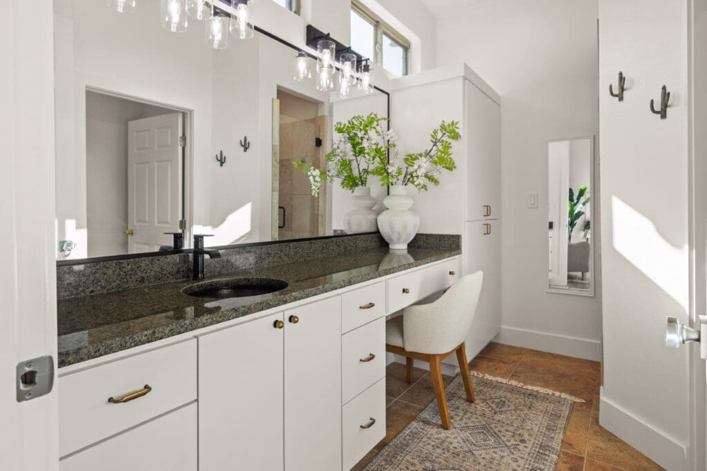 Custom casita guest house in Dripping Springs TX by Ridge Rock Builders