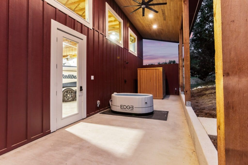 Custom barn and farm building in Texas Hill Country by Ridge Rock Builders